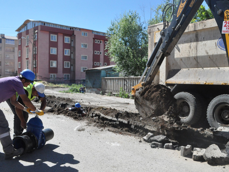 ERZURUM'UN HER NOKTASINA HİZMET GÖTÜRMEYE, DEVAM EDİYORUZ.
